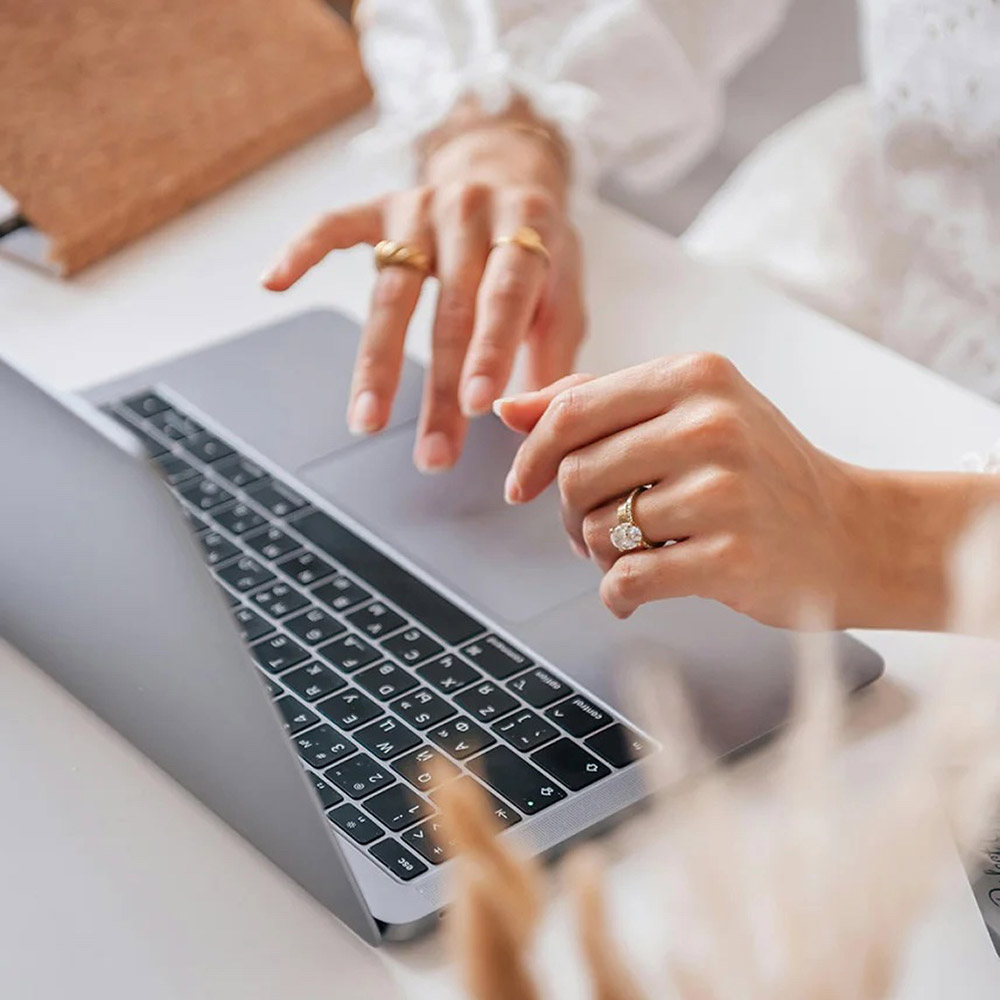 Natassa-Karapetrou-About_